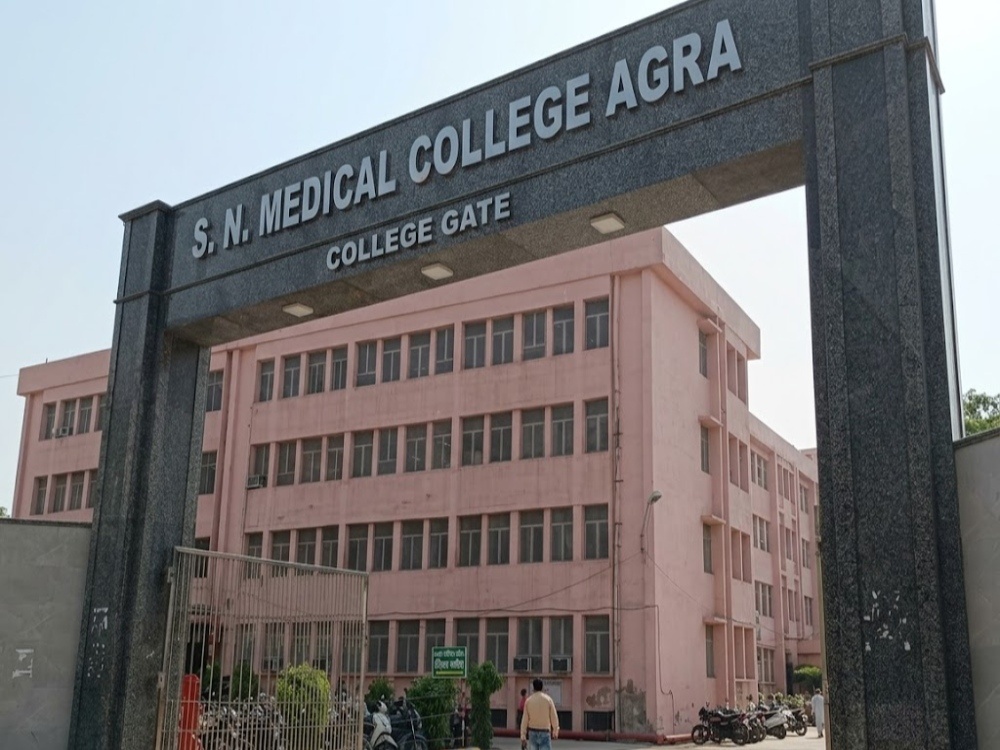 S N Medical College, Agra